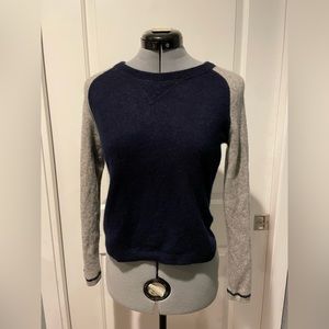 NEIMAN MARCUS CASHMERE SWEATER